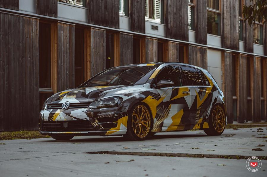  Volkswagen Golf R on Vossen Wheels (HC-3) 2017 года  (фото 5 из 36)
